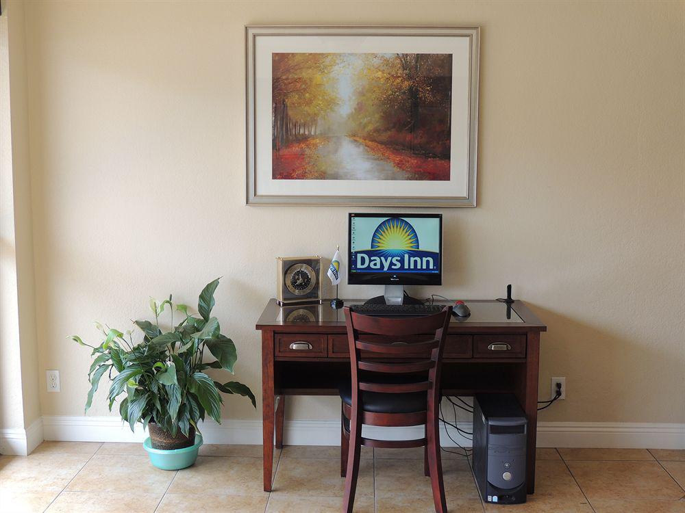 Days Inn By Wyndham Santa Maria Εξωτερικό φωτογραφία